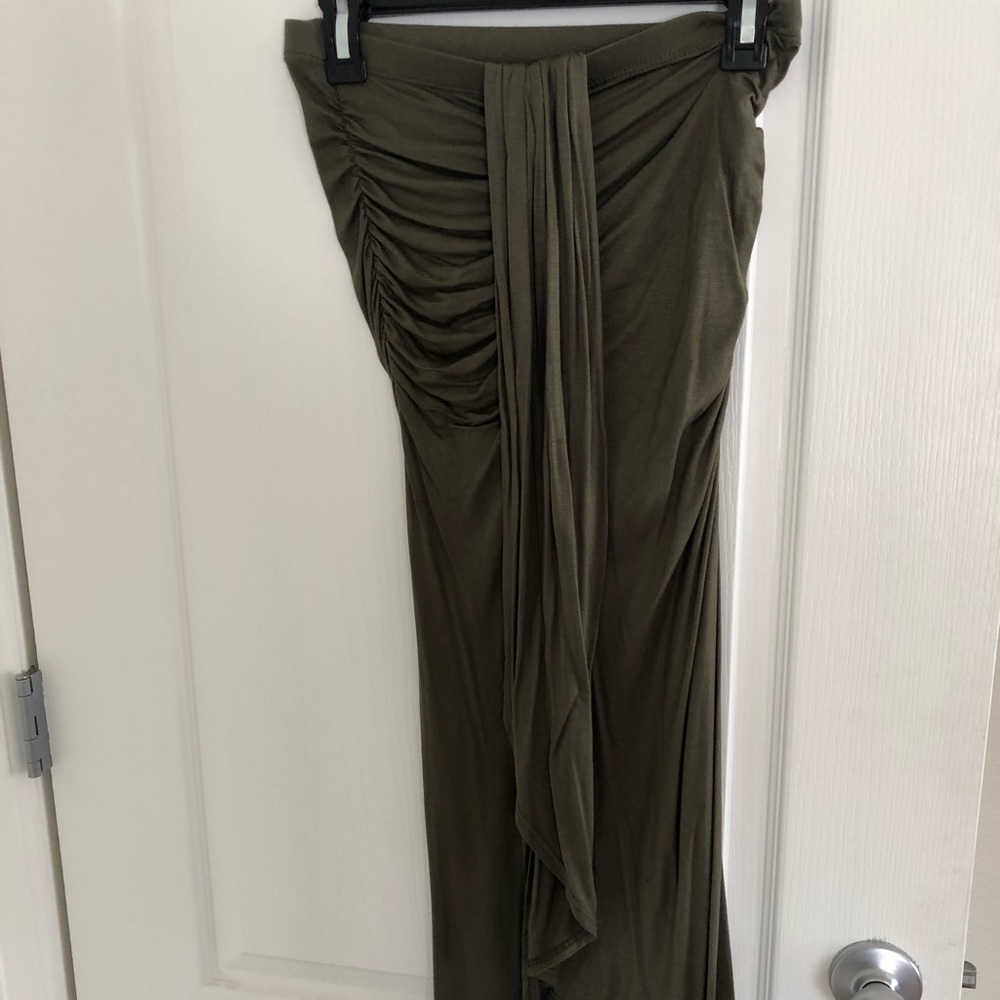 Maxi skirt with slit